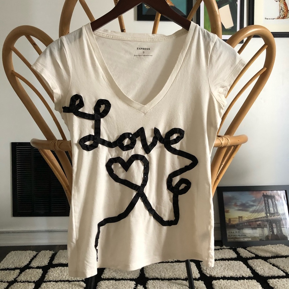 Graphic LOVE V-Neck Tee
